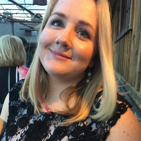 Meet your Posher, Emily - Picture 1 of 1